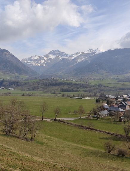 I Bauges davanti all'École à Villard