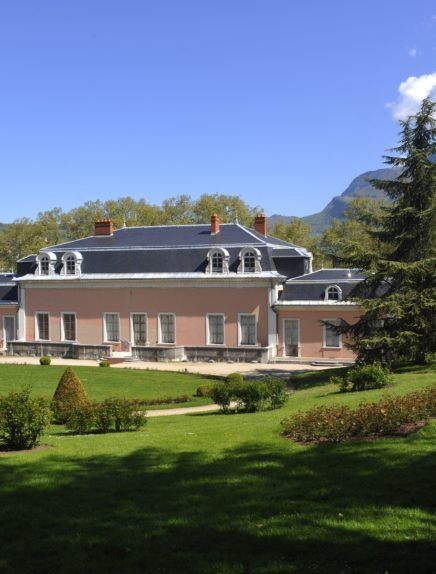 Buisson Rond Park and Château de Boigne