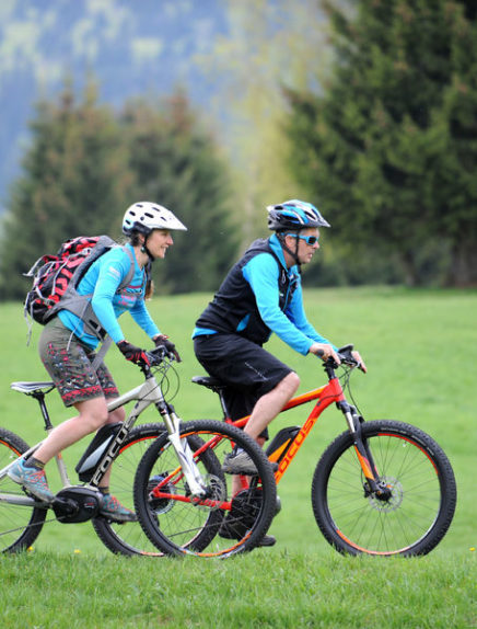 Electric mountain bikes - Féclaz/ Bauges