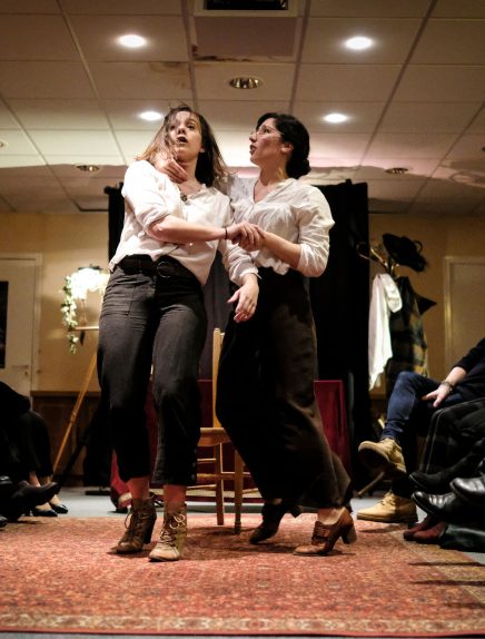 Théâtre : Permettez-moi d'attirer poliment votre attention sur la démembrée